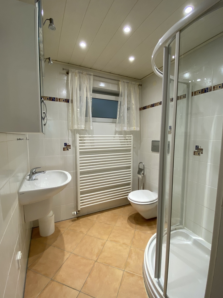 Badezimmer Neckarsulm / Dahenfeld Souterrainwohnung Vollm�blierte 2-Zimmerwohnung in Neckarsulm/Dahenfeld