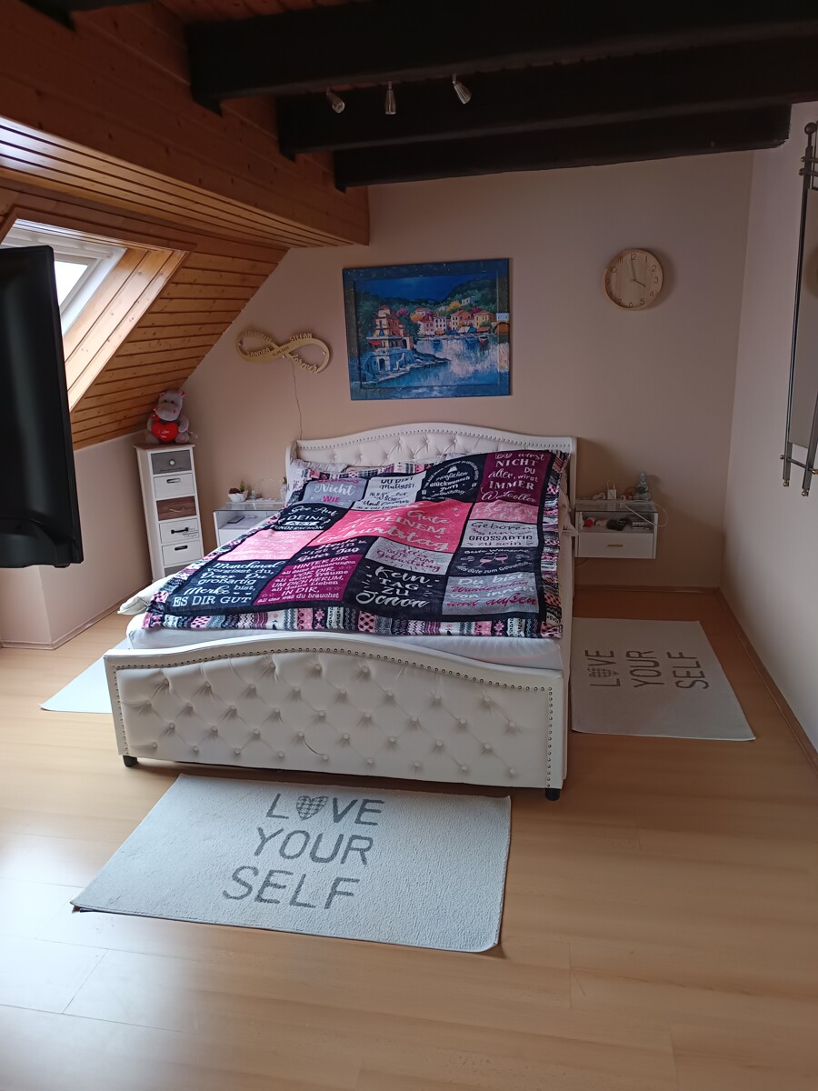 Zimmer Dachgeschosswohnung Schwaigern