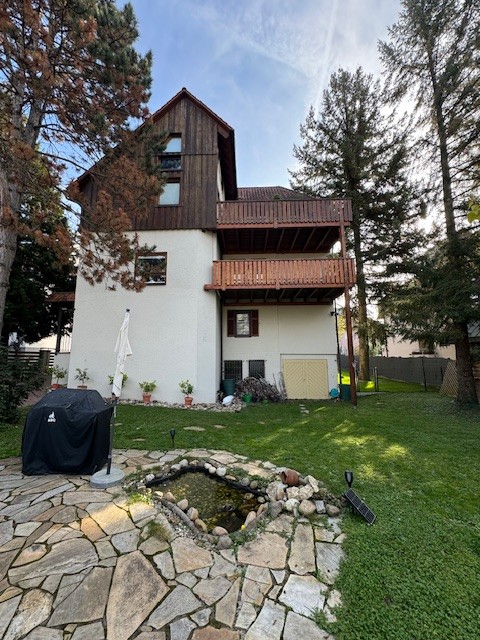 Au�enansicht Gartenanteil mit Terrasse und kleinem Teich Maisonettewohnung Neckarsulm