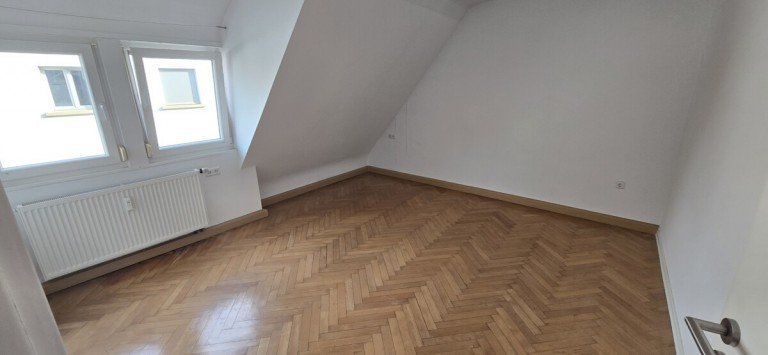Schlafzimmer Neckarsulm Dachgeschosswohnung Helle Dachgeschosswohnung mit 3 Zimmern - zentral in Neckarsulm