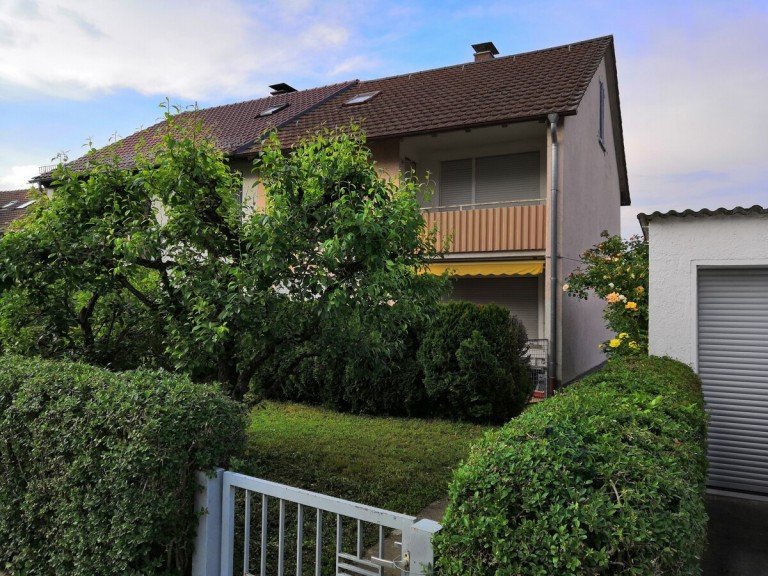 Au�enansicht Terrasse Neckarsulm Doppelhaush�lfte Charmante Doppelhaush�lfte mit Sanierungsbedarf in attraktiver Wohnlage