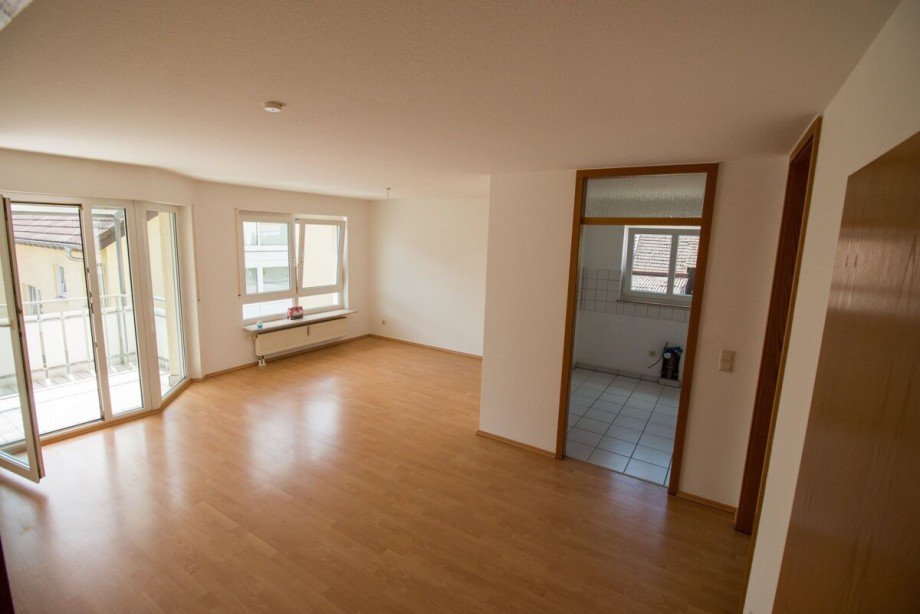 Wohn- Esszimmer Etagenwohnung Neckarsulm / Obereisesheim