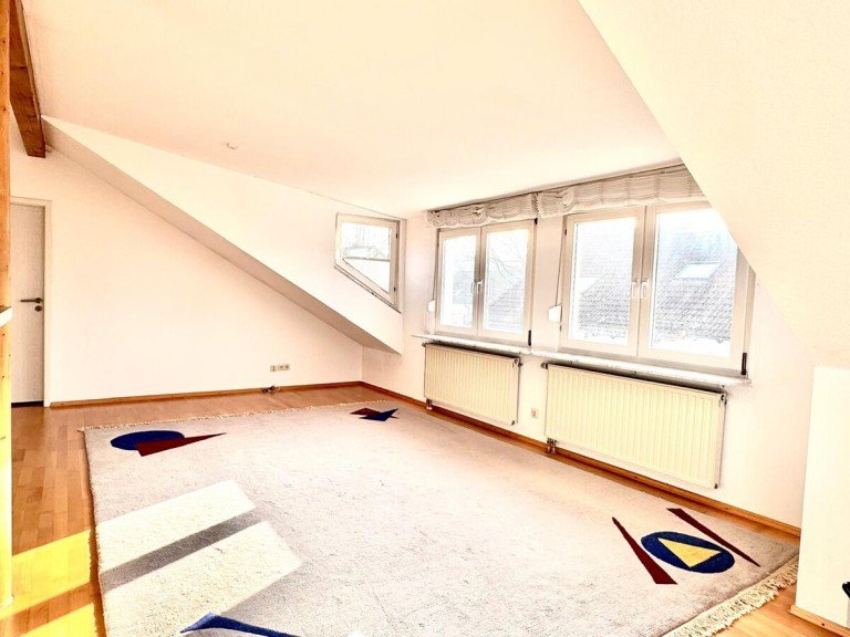 Wohnen Neckarsulm Dachgeschosswohnung Helle Eigentumswohnung in ruhiger Lage - Ihr neues Zuhause in Neckarsulm/ Neuberg