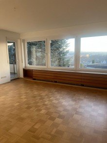 Wohnzimmer 5-Zimmerwohnung mit Balkon und traumhafter Aussicht �ber die D�cher von Heilbronn