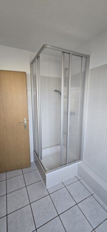 Dusche Helle 3-Zimmer-Wohnung mit Balkon und traumhafter Aussicht