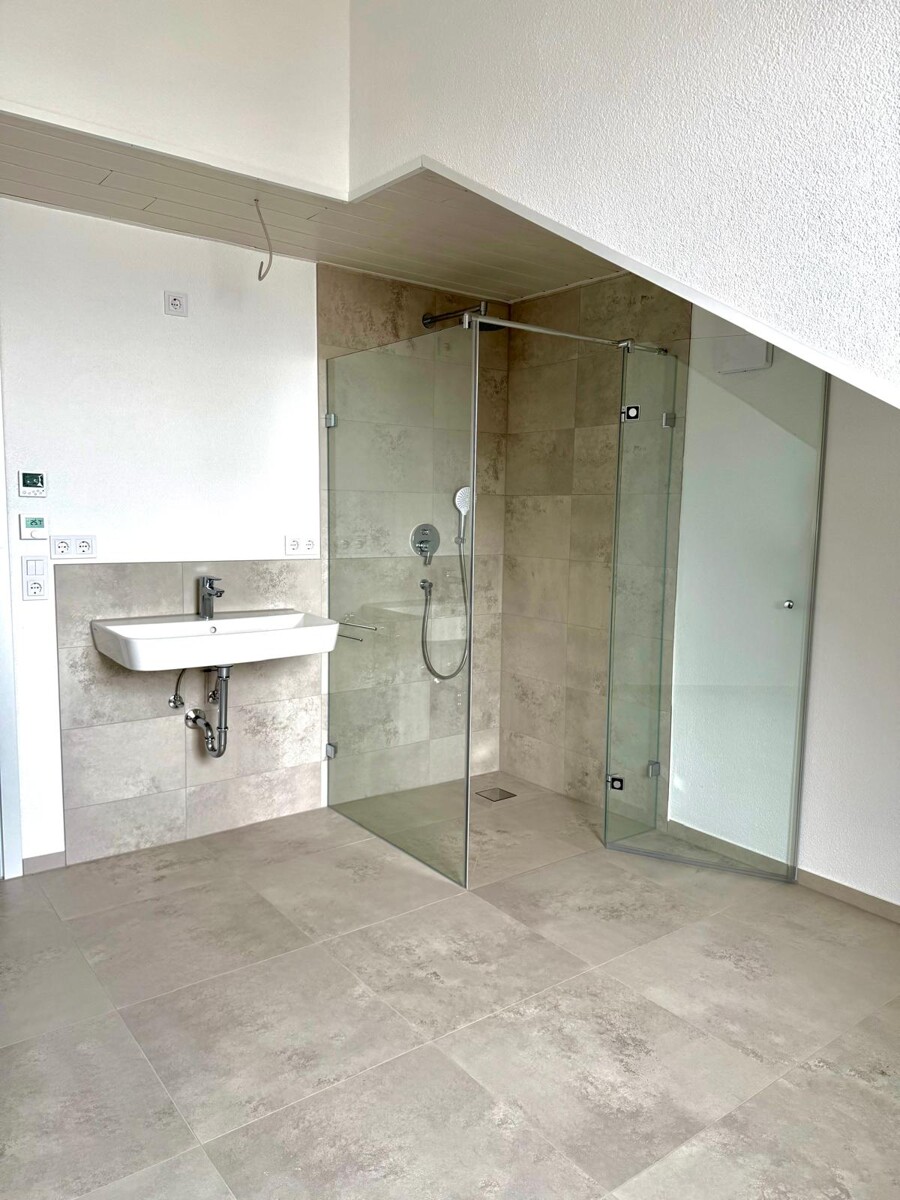 Bad Dachgeschosswohnung Schefflenz / Oberschefflenz